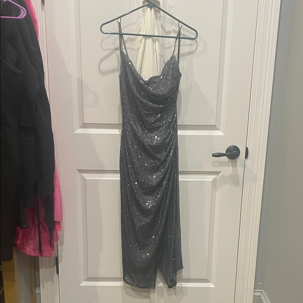 New Laundry sized 0 Elegant Gray Sequin Dress
